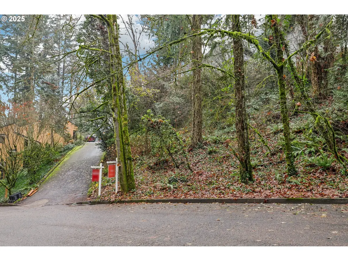 3032 SW Nottingham Dr, Portland, OR 97201 - Image #1