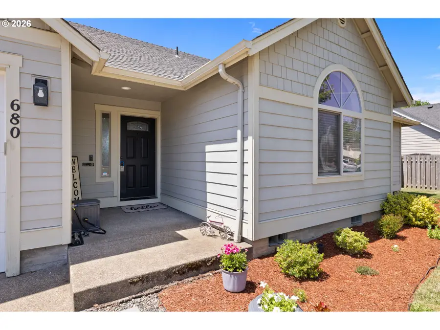 680 Andrian Dr, Molalla, OR 97038 - #2
