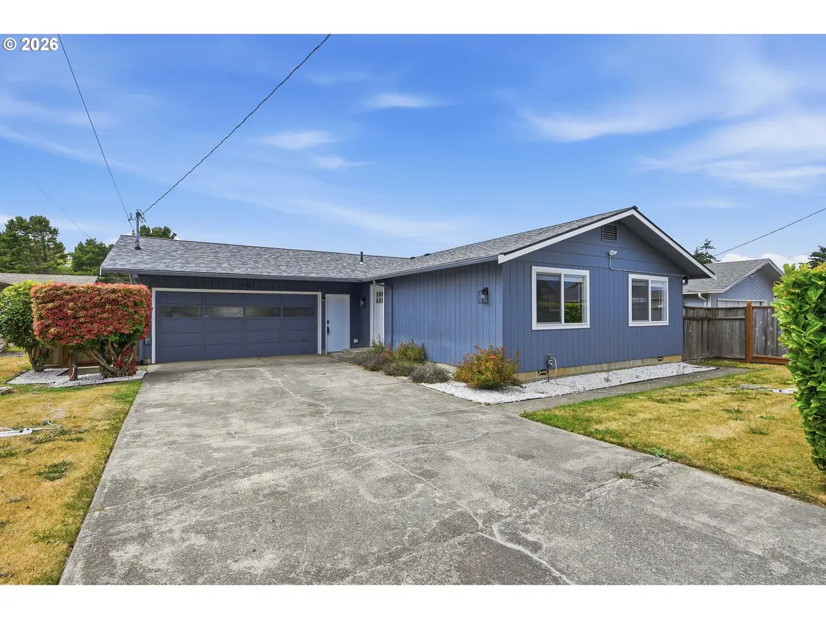 1110 Fenwick St, Coos Bay, OR 97420 - #1