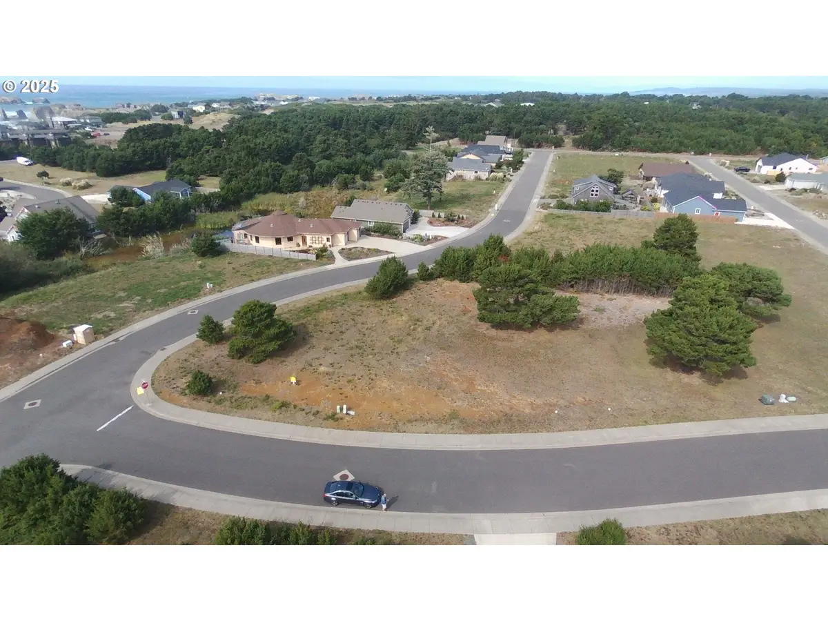 2776 Lincoln Ave, Bandon, OR 97411 - Image #1