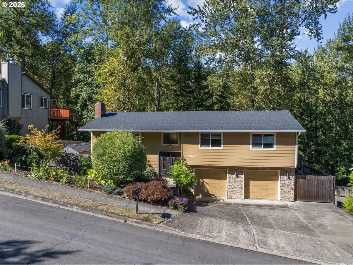 1947 SE Meadow Ct, Gresham, OR 97080 - #1