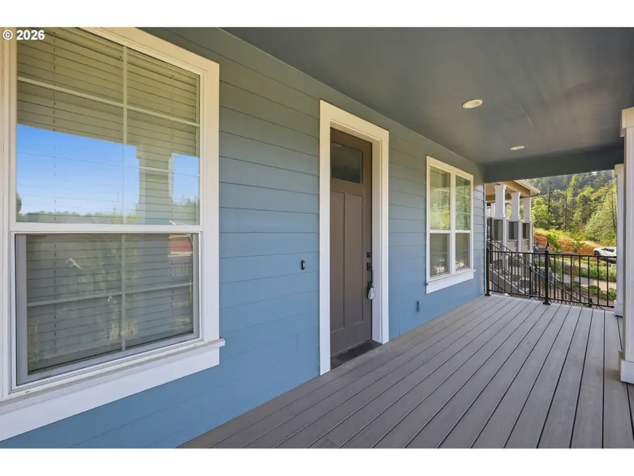 2785 Pinerock Dr, Eugene, OR 97403 - #3