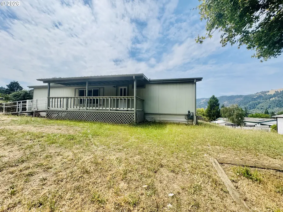 131 Allan St, Tri City, OR 97457 - #3