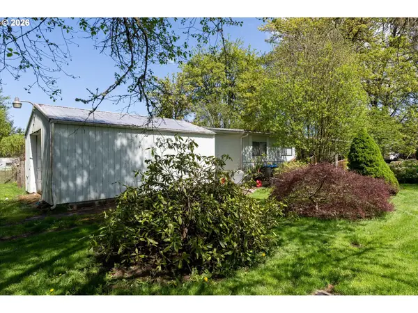 806 10th St, Vader, WA 98593