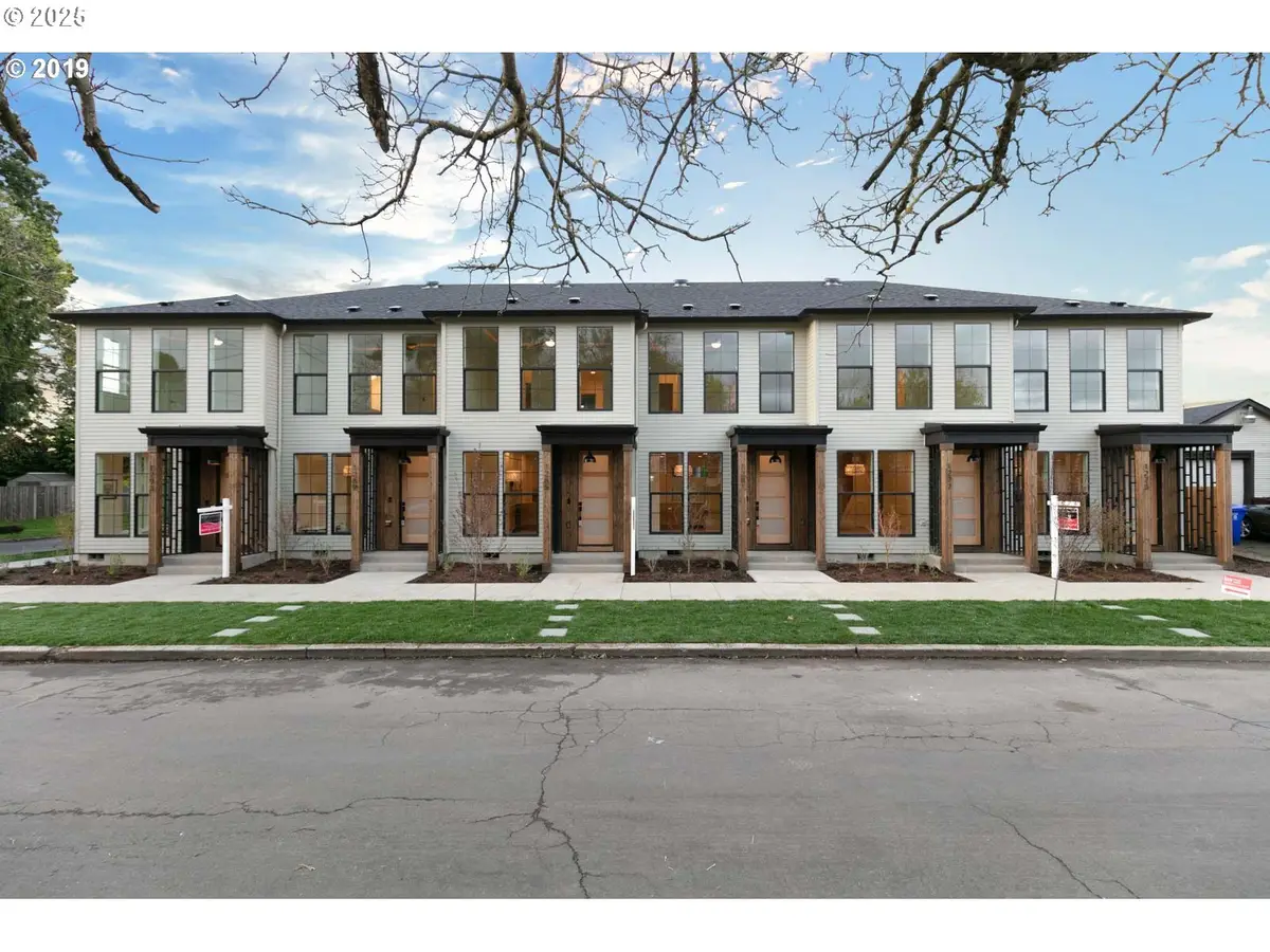 3001 NE Ainsworth St, Portland, OR 97211 - Image #1