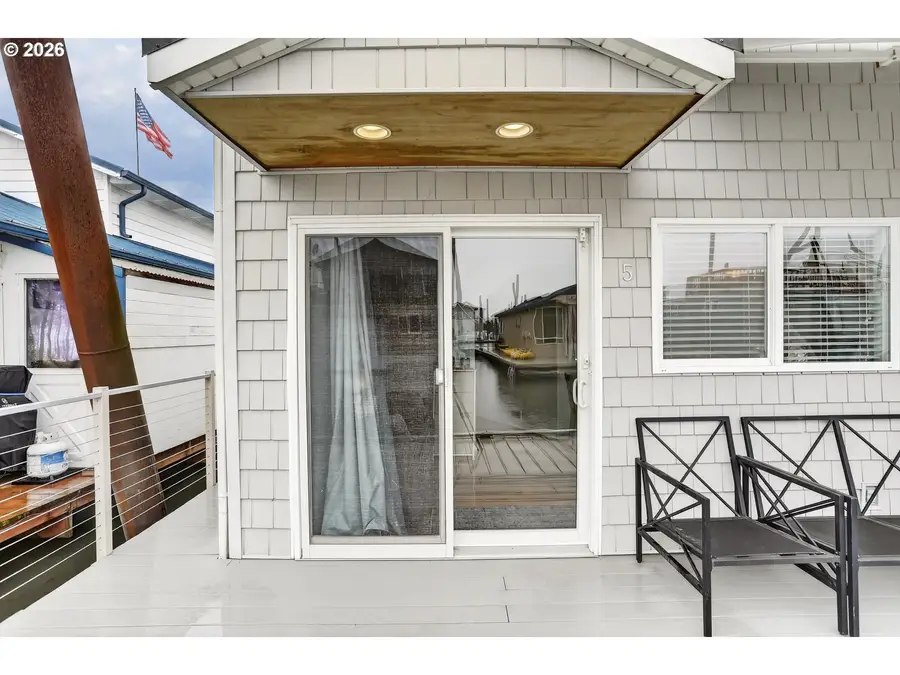 19609 NE Marine Dr #D5, Portland, OR 97230 - #3