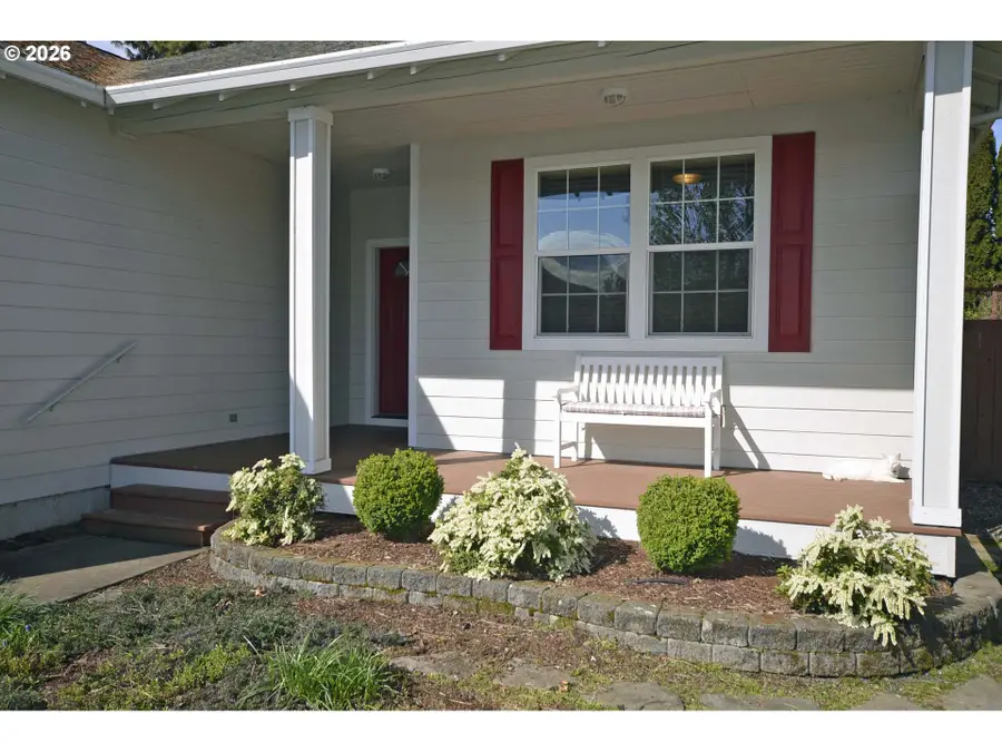 814 Henderson Rd, Hood River, OR 97031 - #2