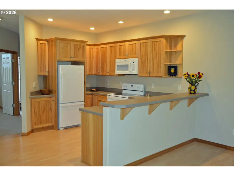 814 Henderson Rd, Hood River, OR 97031 - #3