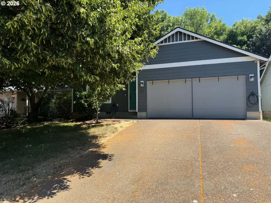 851 Griffin Dr, Monmouth, OR 97361 - #2