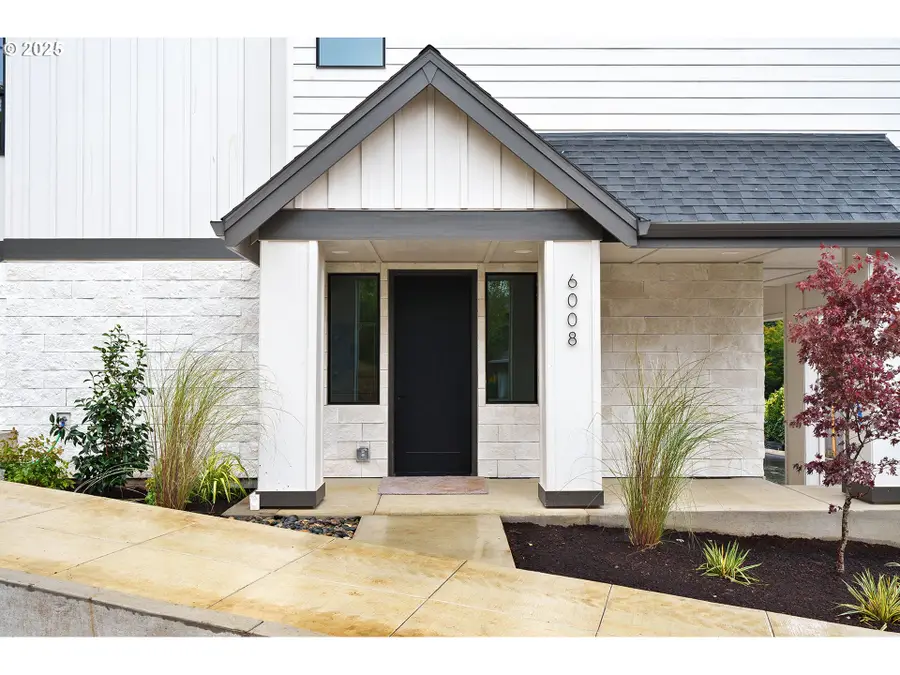 6008 SW 18th Dr, Portland, OR 97239 - Image #2