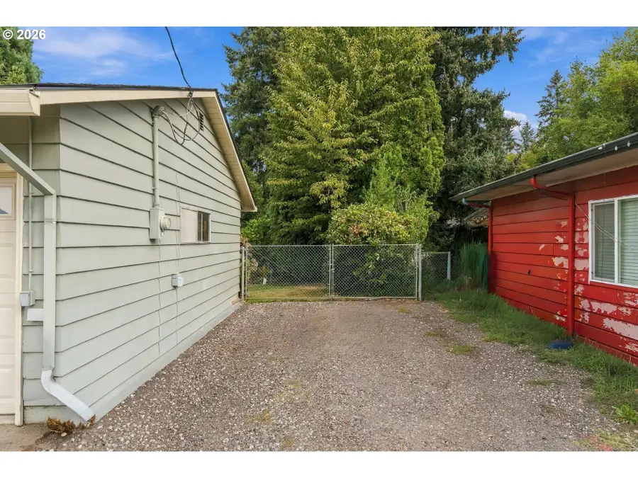 142 NE 10th Ave, Canby, OR 97013 - #3