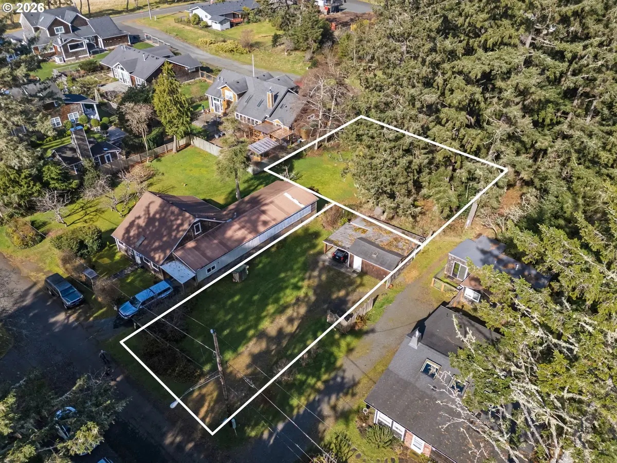 8th St, Gearhart, OR 97138 - #1