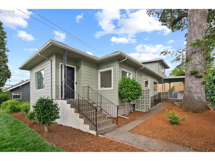 914 Van Buren St, Oregon City, OR 97045 - #3