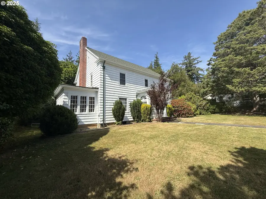 880 E 2nd St, Coquille, OR 97423 - Image #3