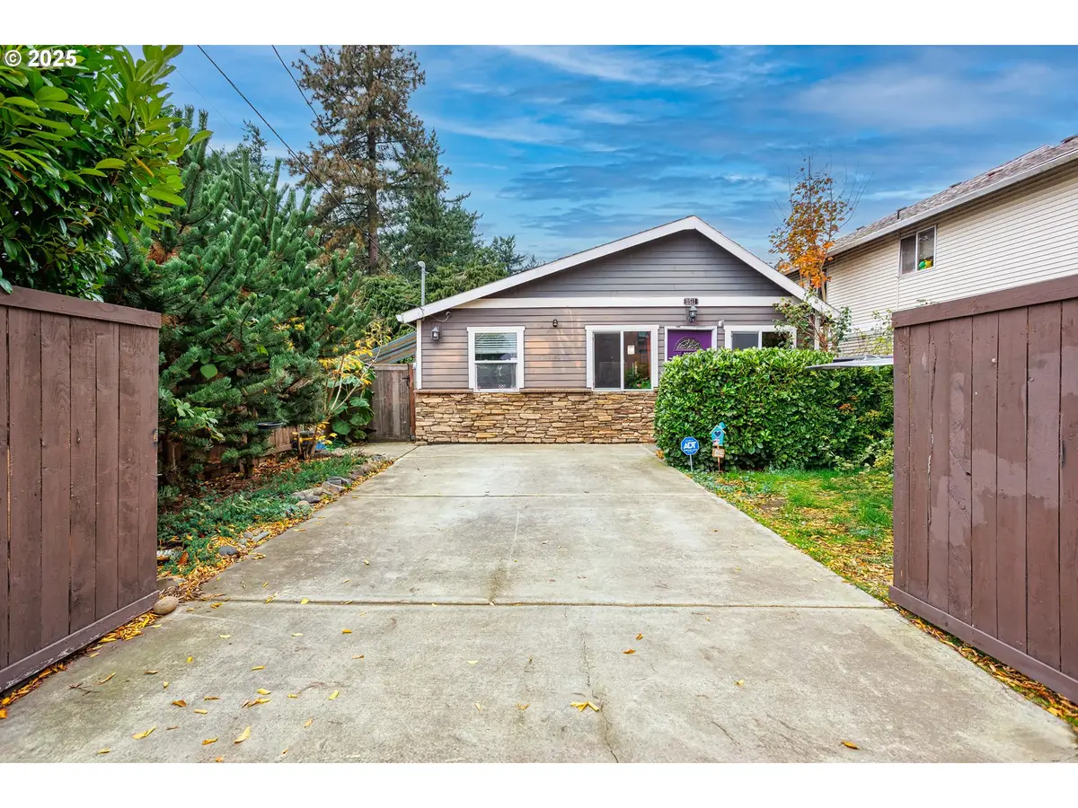 11511 SE Division St, Portland, OR 97266 - Image #1