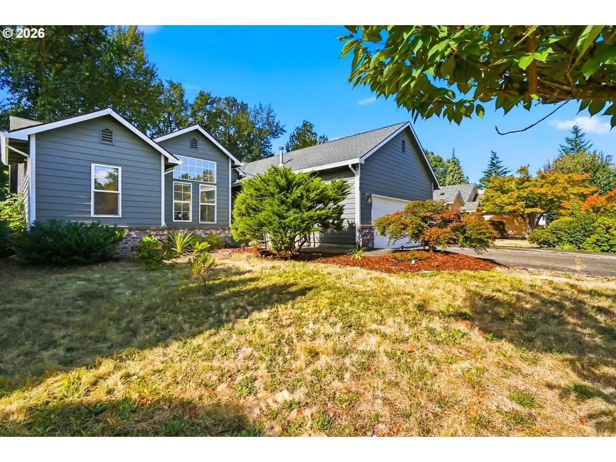 738 NE Meadow Dr, Portland, OR 97211 - #1