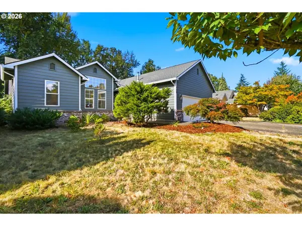 738 NE Meadow Dr, Portland, OR 97211
