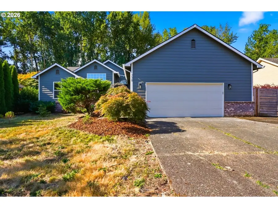 738 NE Meadow Dr, Portland, OR 97211 - #2