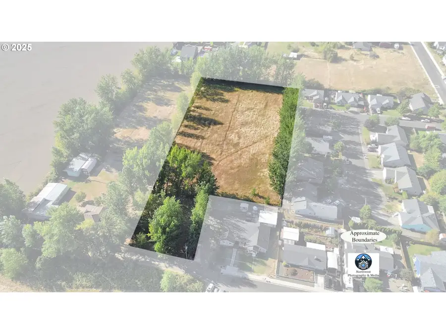 950 Lasalle St, Harrisburg, OR 97446 - Image #2