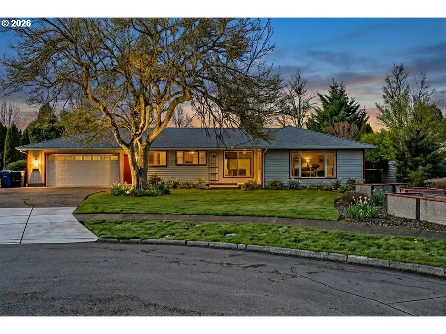 280 Regal Ct, Eugene, OR 97401 - #2