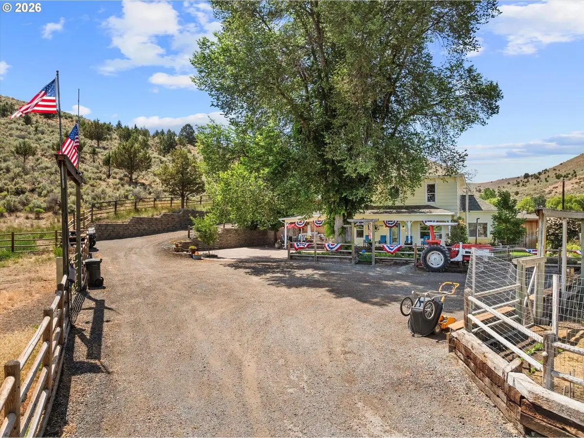 24672 Sumpter Stage Hwy, Baker City, OR 97814 - #1