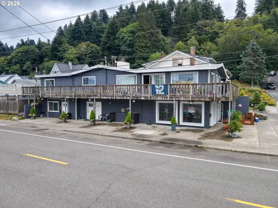 582 Winchester Ave, Reedsport, OR 97467 - #3