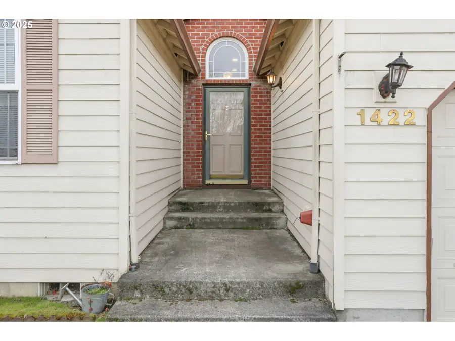 1422 SW 11th St, Troutdale, OR 97060 - Image #2