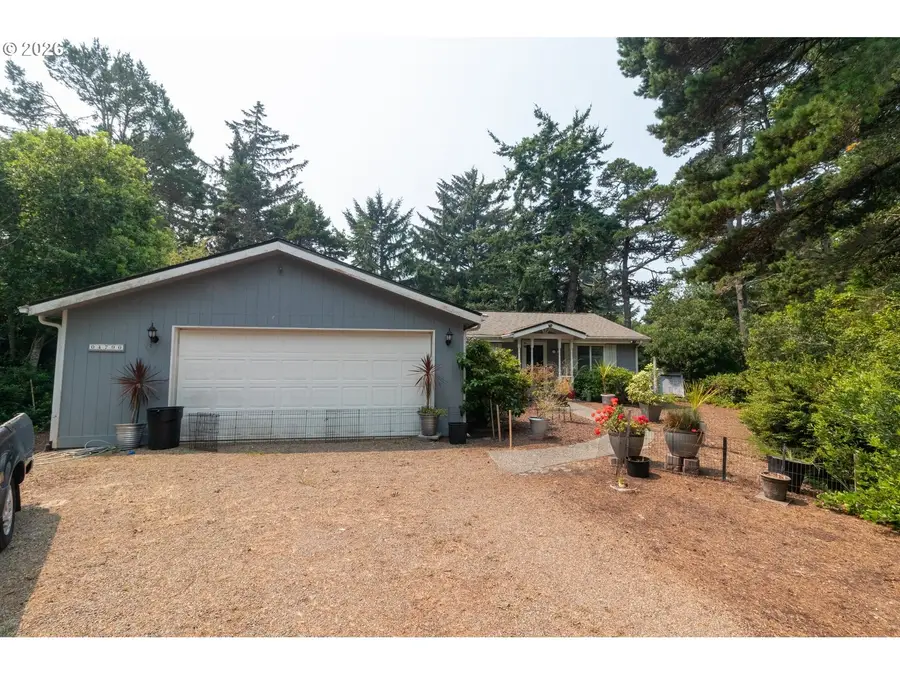 4792 Rhododendron Loop, Florence, OR 97439 - #2