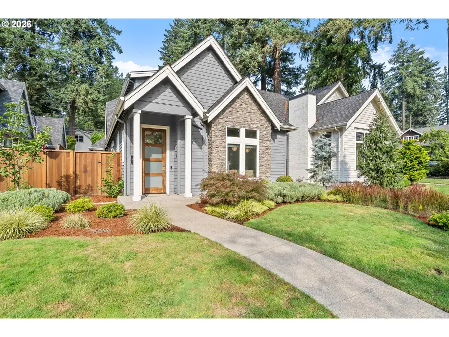 378 9th St, Lake Oswego, OR 97034 - #2