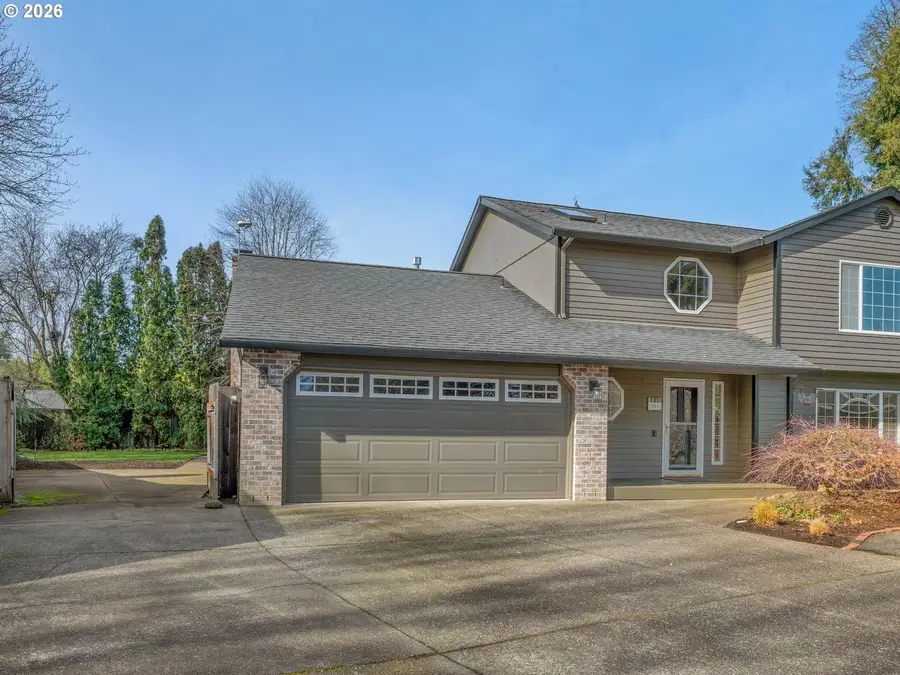 381 NE 33rd Ct, Hillsboro, OR 97124 - #2