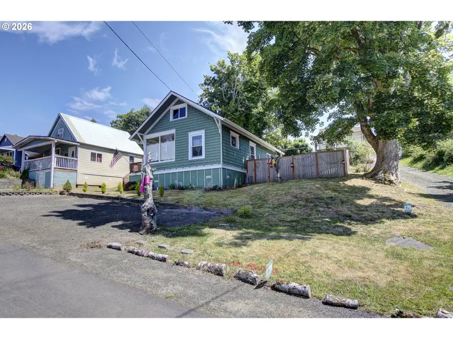 1503 1st St, South Bend, WA 98586 - #3
