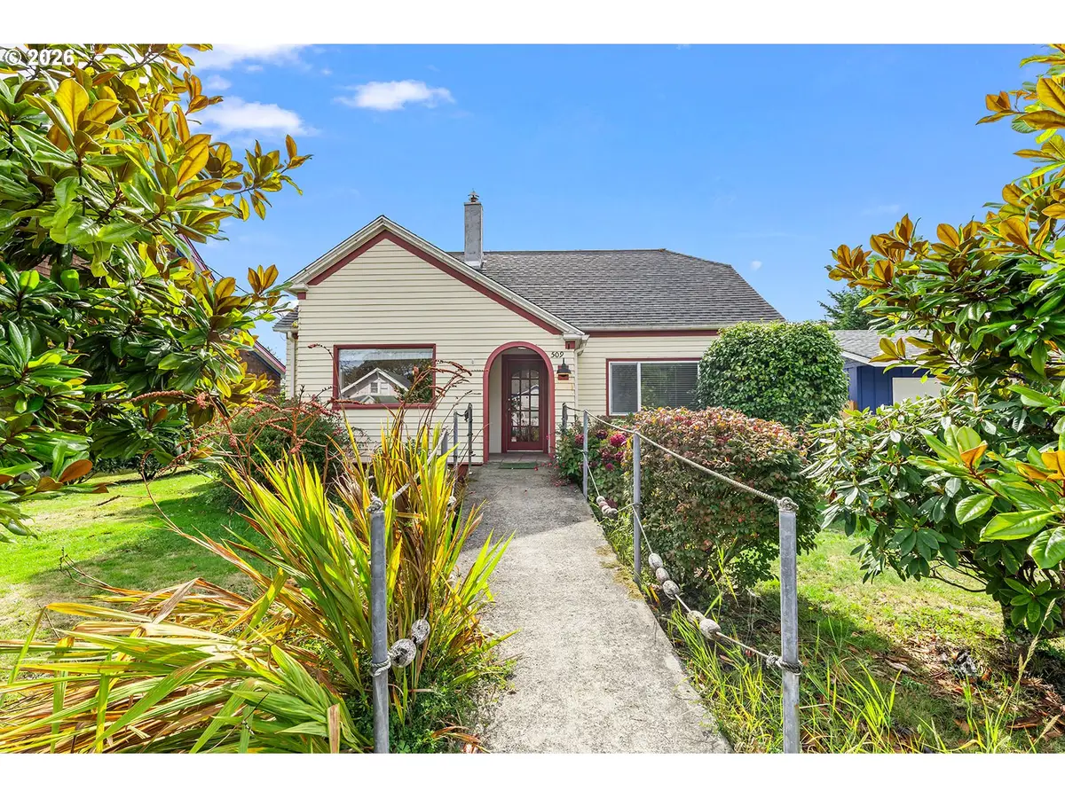 509 Spruce St, Ilwaco, WA 98624 - #1