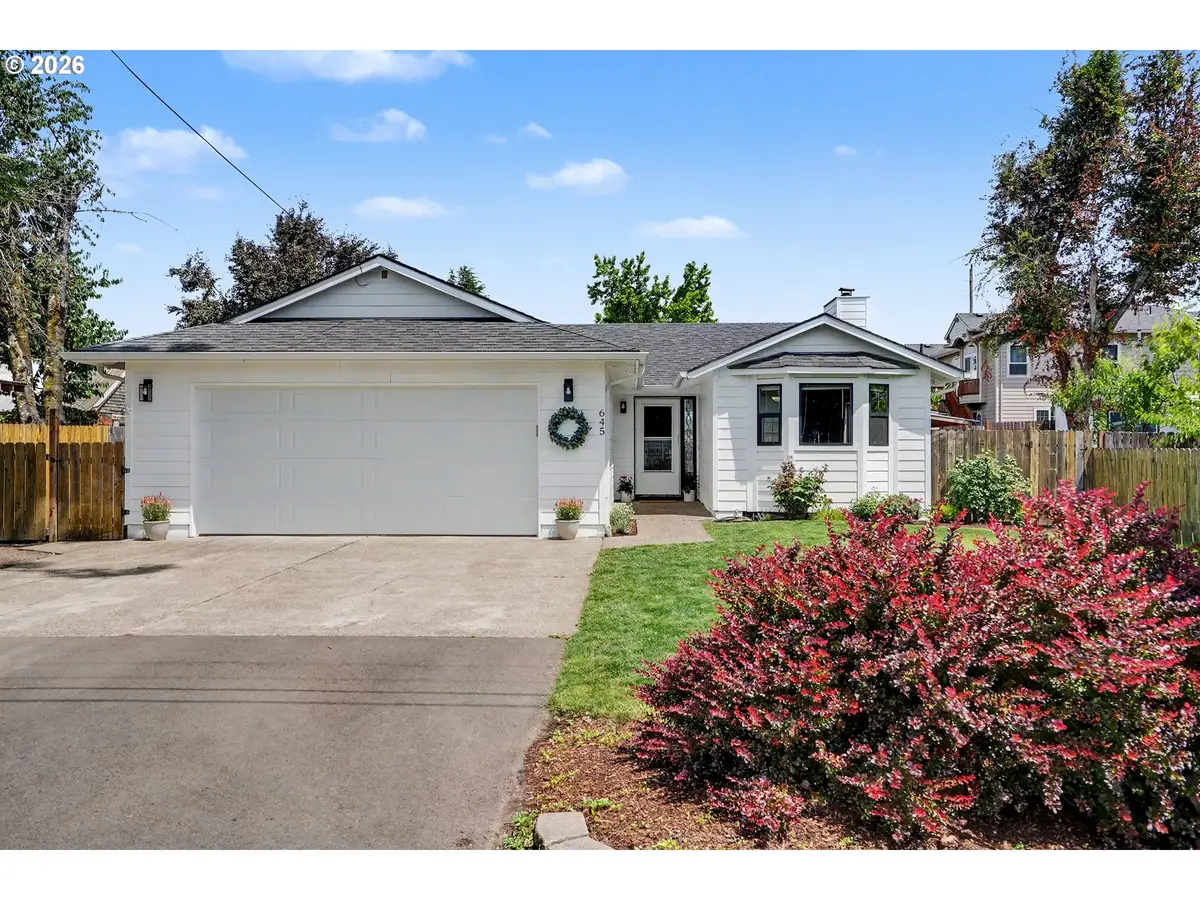 645 John St, Mount Angel, OR 97362 - #1