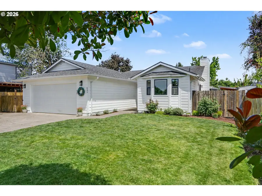 645 John St, Mount Angel, OR 97362 - #2