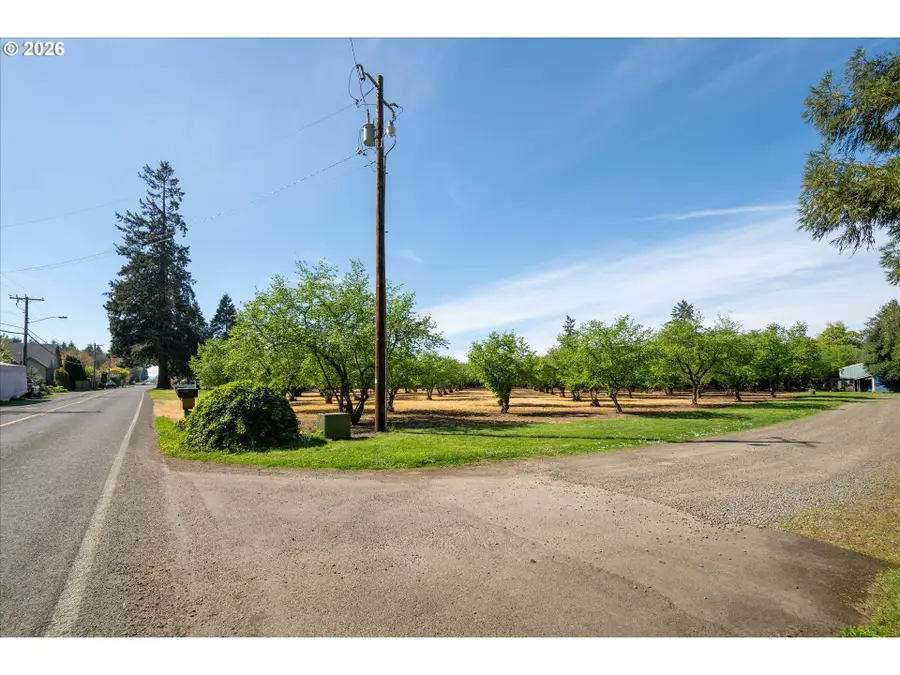 E Beacon, Eugene, OR 97404 - #3