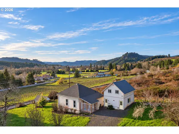 253 Binder Rd, Elkton, OR 97436