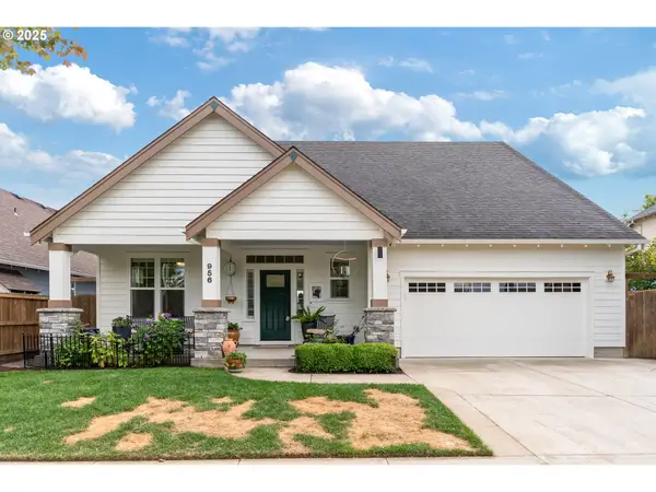 956 NE Samson St, McMinnville, OR 97128