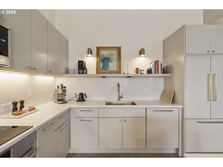 1314 NW Irving St #505, Portland, OR 97209 - #3