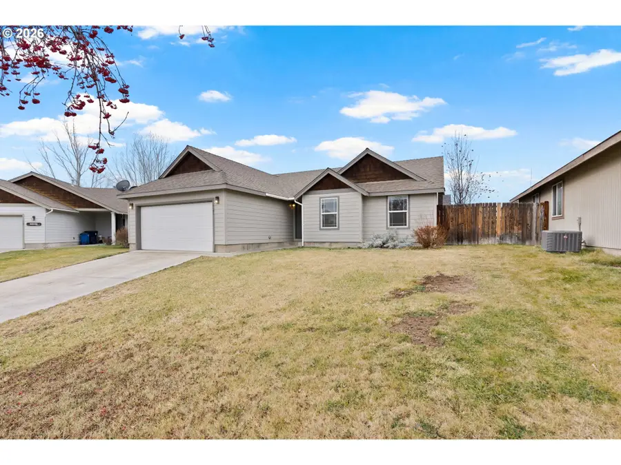 1151 NW 21st Pl, Redmond, OR 97756 - #3