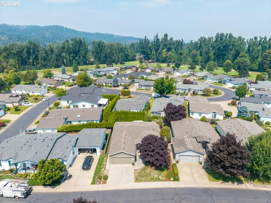 128 Chad Dr, Cottage Grove, OR 97424 - #3
