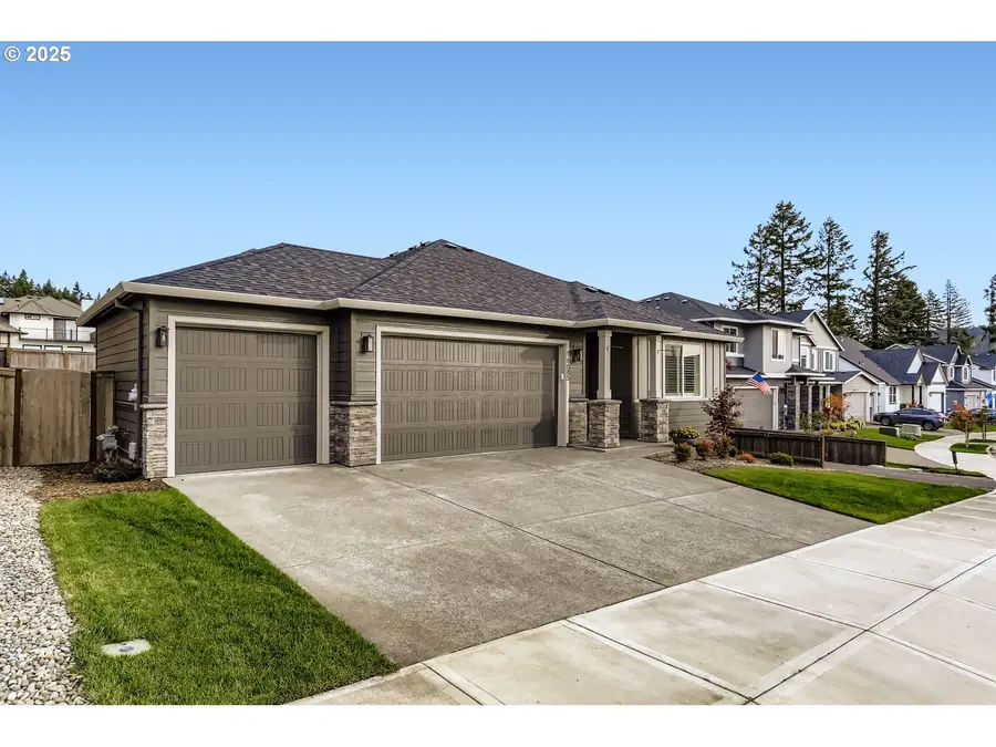 16685 SE Pacific Crest Trail Pl, Happy Valley, OR 97086 - Image #2