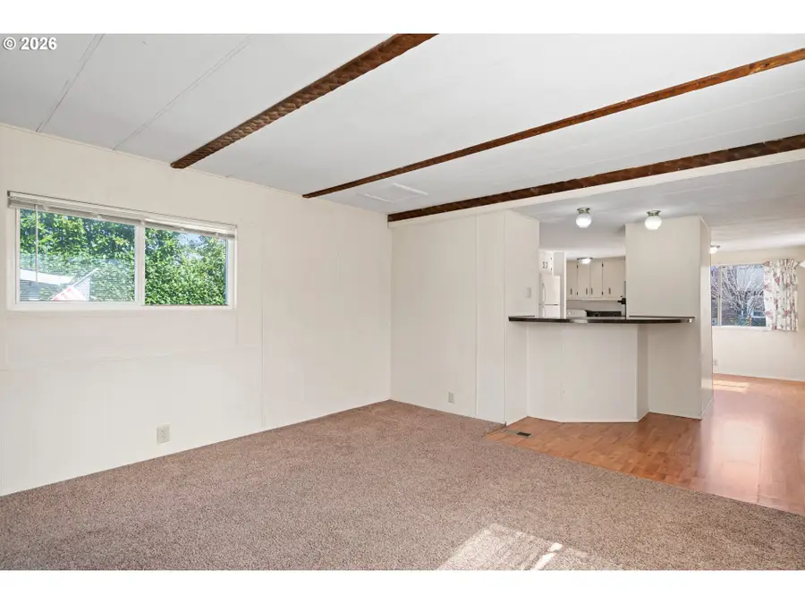 1566 Laura St, Springfield, OR 97477 - #2