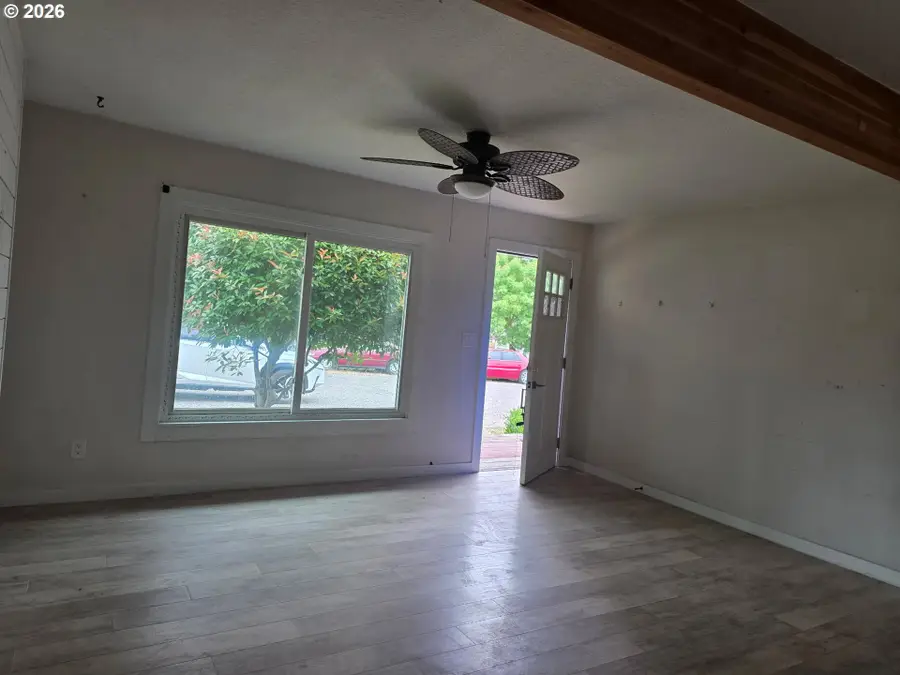 5711 SE 123rd Ave, Portland, OR 97236 - #3