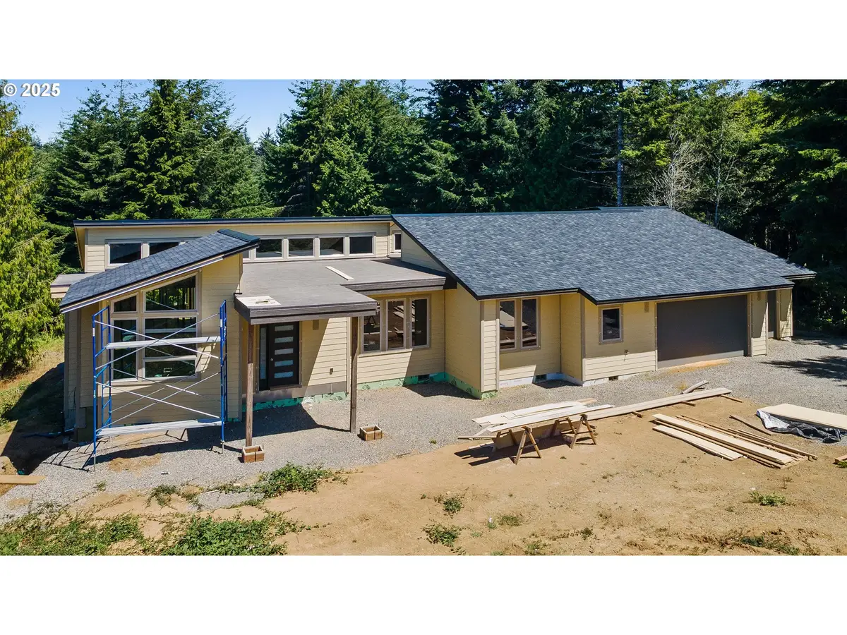 62039 Double Eagle Rd, Eastside, OR 97420 - Image #1