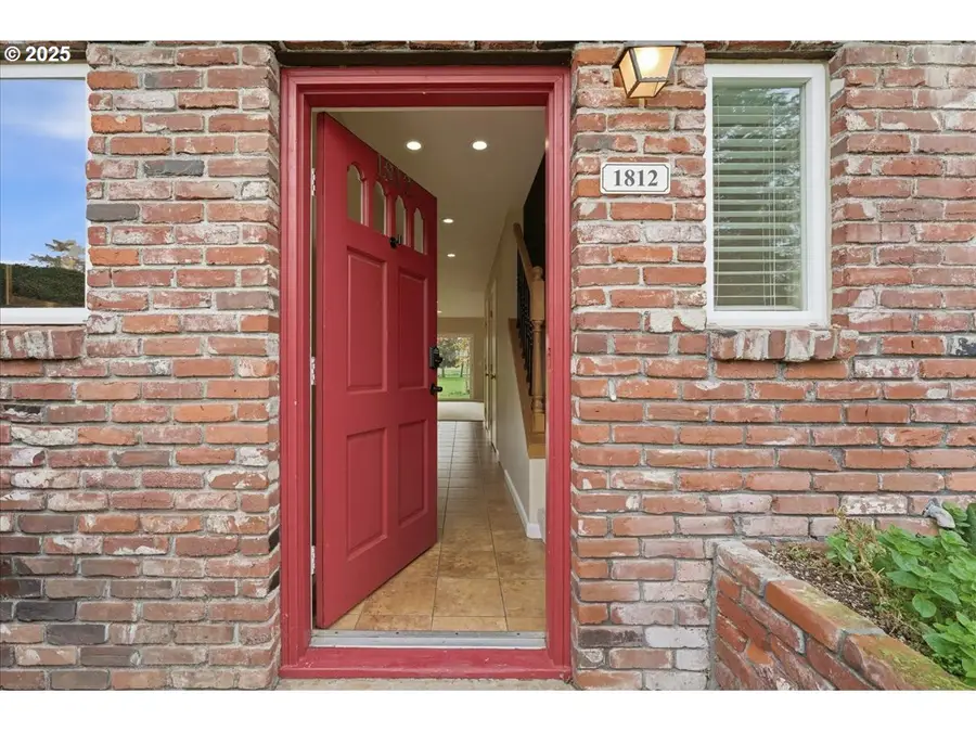 1812 NE 19th St, Gresham, OR 97030 - Image #3