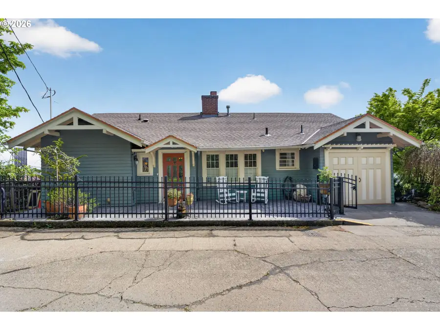 2440 SW Hoffman Ave, Portland, OR 97201 - #2
