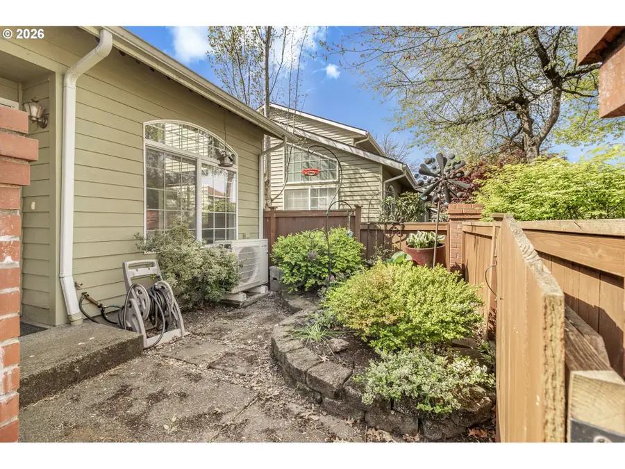 3576 Westleigh St, Eugene, OR 97405 - #3