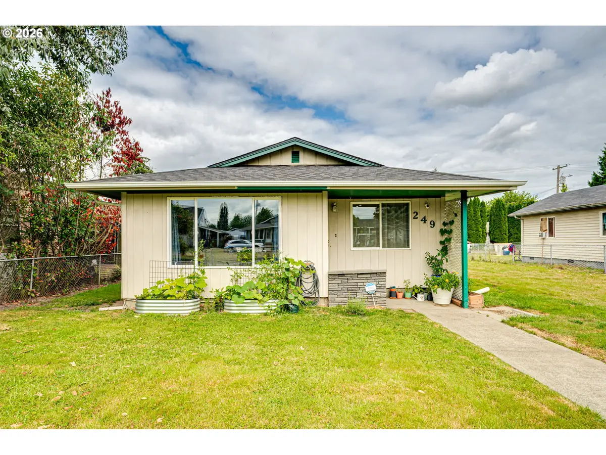 249 26th Ave, Longview, WA 98632 - #1
