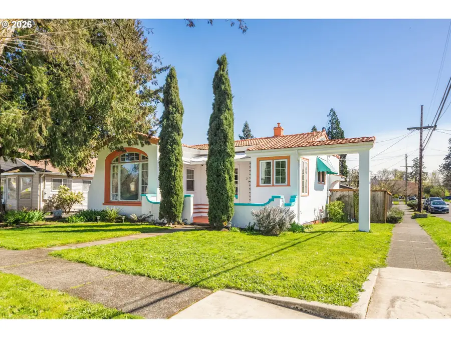 305 E Clarendon St, Gladstone, OR 97027 - #3