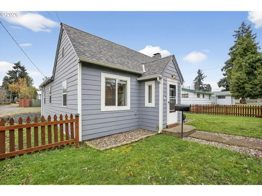 155 E Rose St, Lebanon, OR 97355 - #3